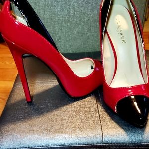 RED HOT PLEASERS !! Sexy, red & black patent